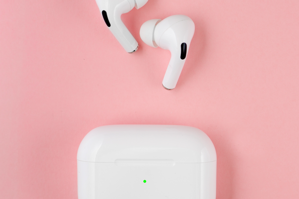 The Rising Demand for Wireless Earbuds: How to Capitalize on the Trend