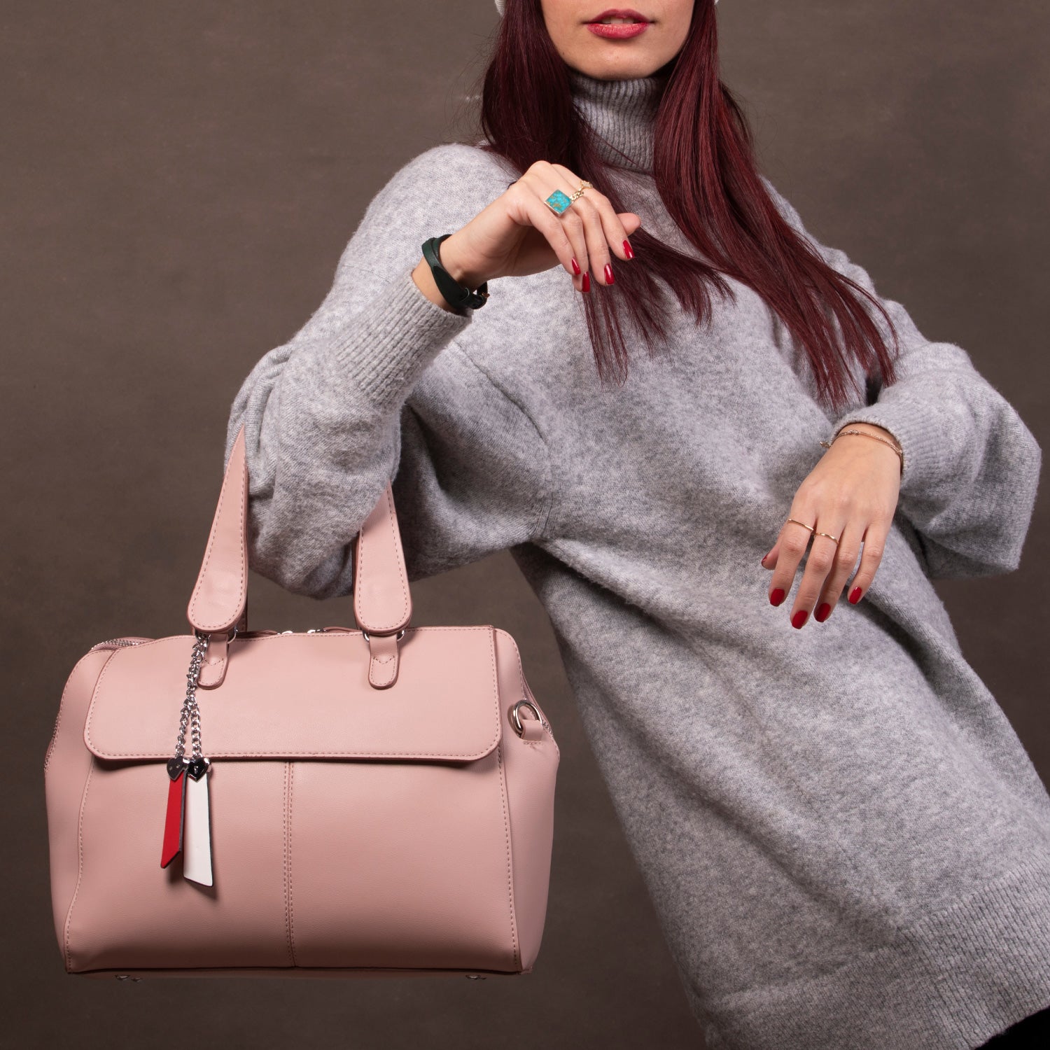 Top Tips for Choosing Reliable Handbag Vendors for Your Store